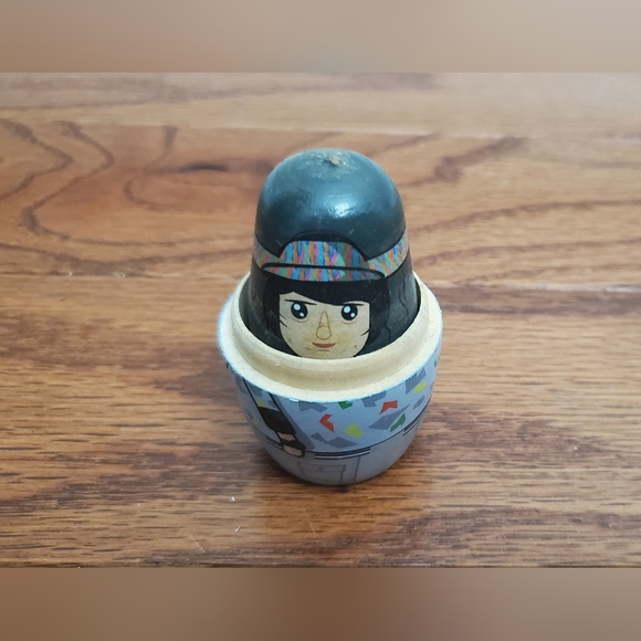 2022 Stranger Things Nestables Wooden Nesting Dolls (6 Dolls in 1). - Picture 11 of 15